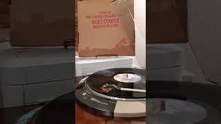 Alice Cooper – Big Apple Dreamin&#39; Hippo  Muscle of Love LP 1973