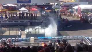 preview picture of video 'New 5.0 Mustang Burnout at Carlisle All Fords 2014 Burnout Contest'
