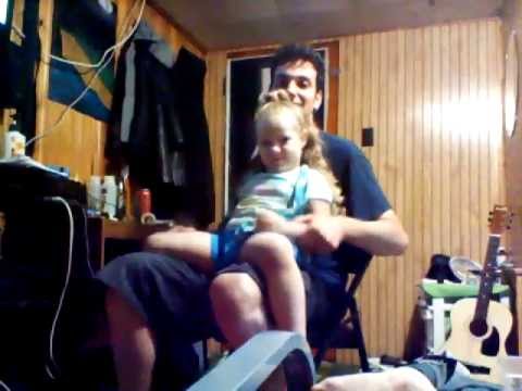 molly and dave play lap drums-->ダーティダンス-9歳の子供▶3：08 