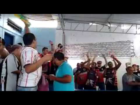 Torcida familia Cacique de Ramos Futsal.