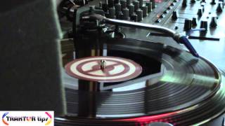 Video thumbnail for Traktor Vinyl Mark 2 by Traktor Tips