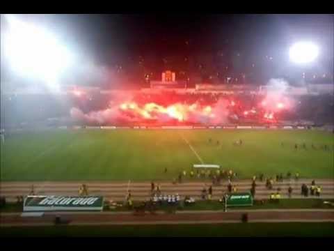 "Recibimiento de la Mafia Azulgrana en Copa Libertadores. Deportivo Quito 4 U de Chile 1.mp4" Barra: Mafia Azul Grana &bull; Club: Deportivo Quito