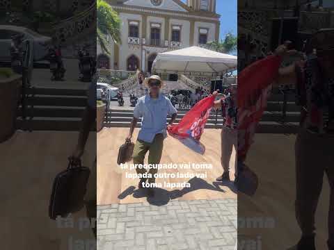 Zé matuto na Praça Dom Pedro segundo em Bom Conselho PE dançando a música de Lula13