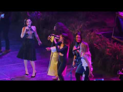 2022 12 02 Maren Morris - Redesigning Women