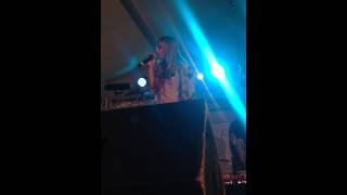 Reigan Derry performs hallelujah at corymbia festival Perth wa