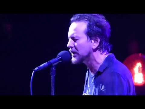 Pearl Jam - Throw Your Arms Around Me - Wrigley Field (August 22, 2016)