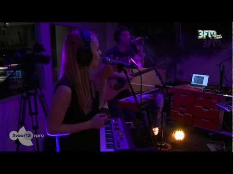 The Real Youth - 'Hey Hey' Live @ 3voor12 Radio