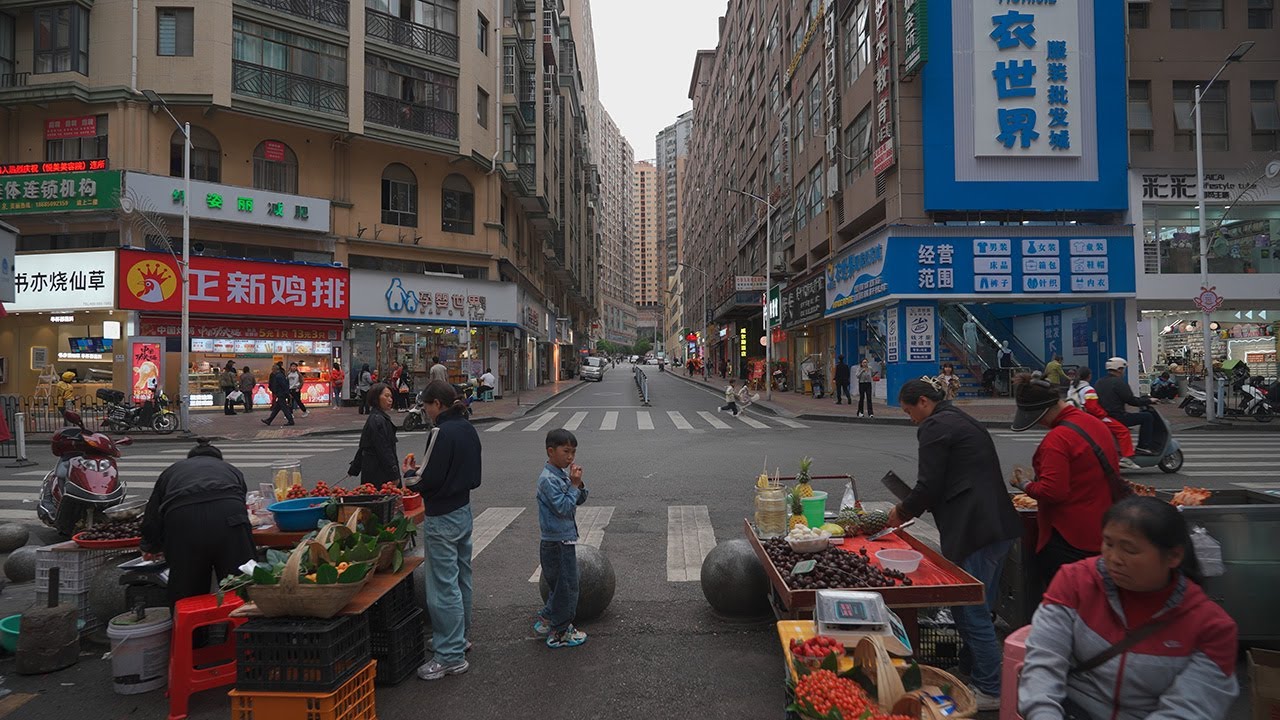 Immersive street-level walking tour through Ankang Hanbin, China, showcasing authentic urban landscapes, local architecture, and the vibrant atmosphere of the city's neighborhoods