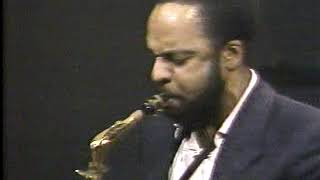 Grover Washington Jr. live on late night TV, October 1984