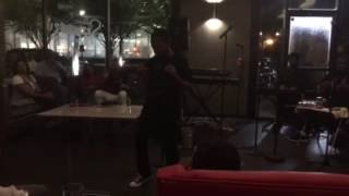 DeCory's impromptu live band performance