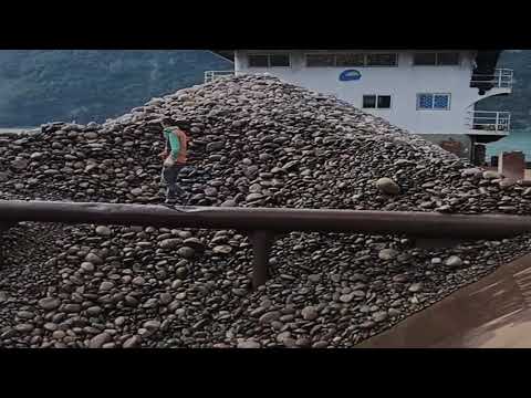 Barge unloading 5000 tons of cobblestone - Full video - Barge work vlog
