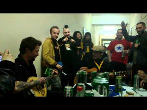 MANU CHAO & YANKO BREKOV (The Pomorians) play Obicham - Sofia 2011