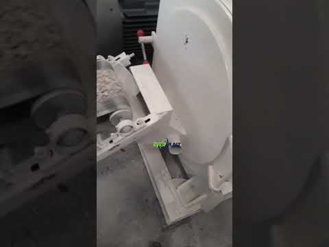 Automatic crushing-pulverizing machine