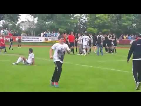 TSV Kastl gegen FC Erding Riesen Jubel nach dem Klassenerhalt