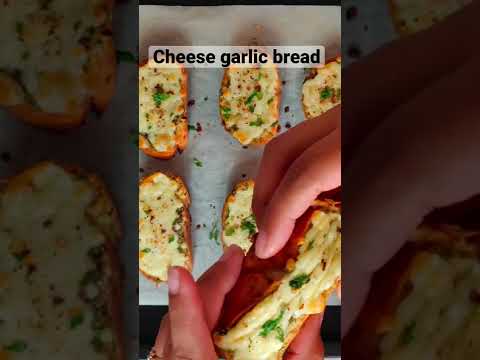 , title : 'Cafe Style Cheesy Garlic Bread Recipe | Garlic Bread In 2 Ways Oven & Without Oven | Garlic Bread'
