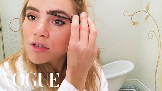 Suki Waterhouse’s Guide to It Brit Eyeliner | Beauty Secrets | Vogue