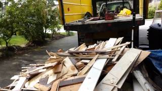 preview picture of video 'Junk removal in North Vancouver'