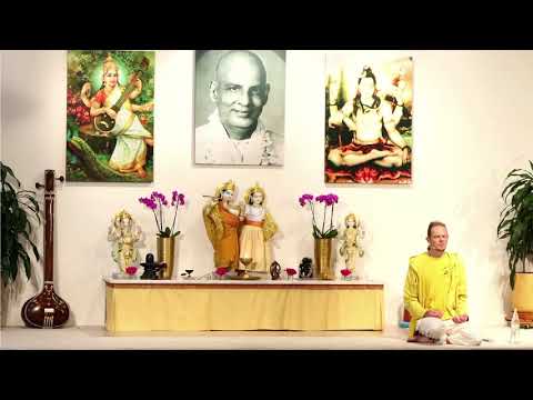 Frische Energie für den Tag Mittelstufe Pranayama mit Mahindra- Yoga Vidya - Live 6:00 -  08.06.2021