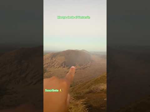Mirando el volcán Masaya desde cerro el ventarrón #nicaragua #masaya #volcanmasaya #cerroelventarron
