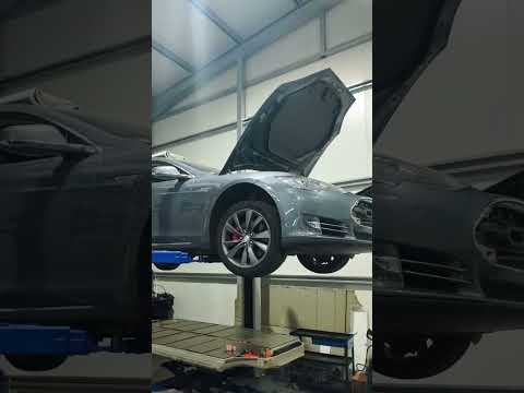 Reparação de Baterias de Alta Tensão para Tesla Model S – Electric-Zentrum