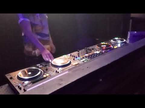 lee foss Gilt coronashow(2)