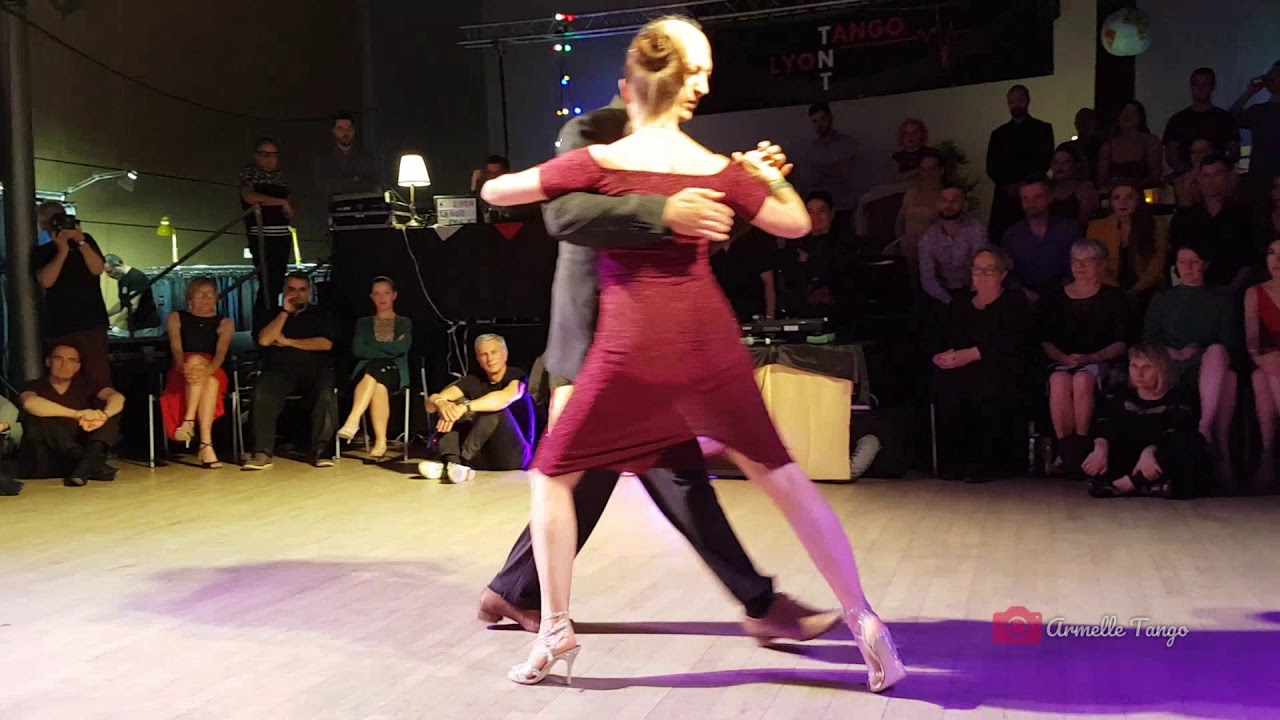 Video thumbnail for Carlo Sansour & Brigitte Albert ❤ @ Lyon Tango Festival 2019 - La Vida Es Corta (Ricardo Tanturi)