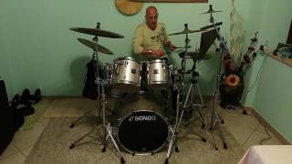 Michele Mascellaro  cover batteria " Amore e amicizia " di Riccardo Cocciante