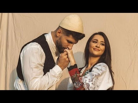 Tan Brahimi luan ne tastiere Vallen e Rugoves,super interpretim Tani