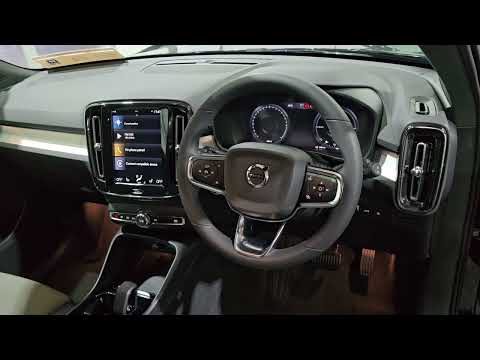 Volvo XC40 T4 PLUS DARK RECHARGE AUTOMATIC **ONE O - Image 2