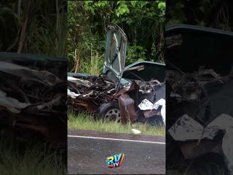 (( CARRO EM PEDAÇOS )) Motorista MORRE  e mulher fica ferida em acidente na ERS-404 em Ronda Alta RS