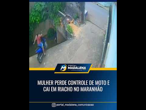 🚨 Mulher perde controle de moto e cai em riacho no Maranhão