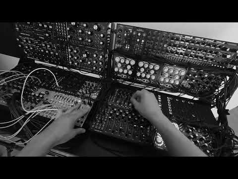 Modular Improvised Techno // Displaced Rhythms // 144 BPM // WMD Drums // OXI One MK2 // Moog