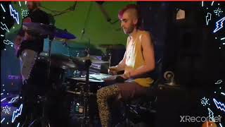 eddie kostras directo. CIUDAD CONFLICTIVA diversión eskorbuto.