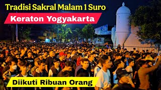 Download lagu Tradisi Sakral Malam 1 Suro Mubeng Beteng Keraton Yogyakarta 2025 Diikuti Ribuan Orang mp3