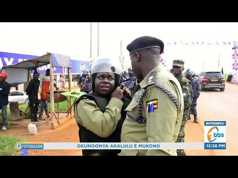 Okwaniriza Kyagulanyi e Kalungu, Abawagizi be Bakwatiridde ku Nguudo Okumwaniriza