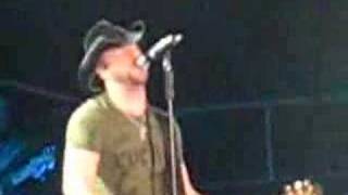 Chris Daughtry singing 2nd verse to &quot;Wanted Dead or Alive&quot;