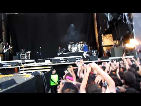 4. Search and Destroy - 30 Seconds To Mars Lollapalooza Chile 2011 [HD]