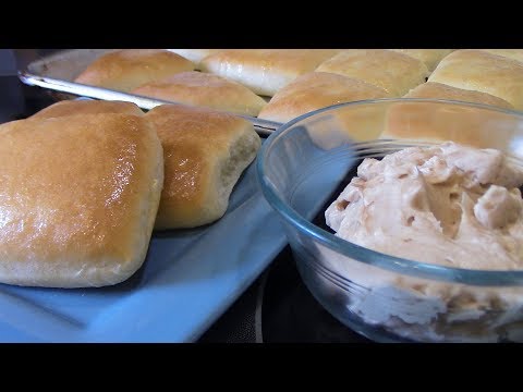 download lagu mp3 mp4 Texas Roadhouse Rolls And Butter, download lagu Texas Roadhouse Rolls And Butter gratis, unduh video klip Texas Roadhouse Rolls And Butter