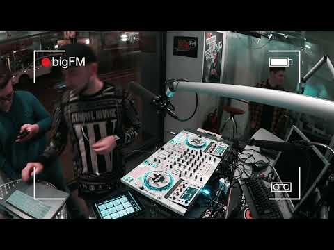 Chad Cooper & Robaer-  Wonderwall played by DJ Olde live on bigFM