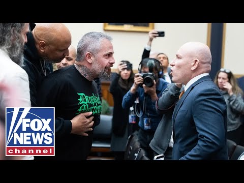 WATCH: 'Chaotic' scene ERUPTS as Jack Smith arrives for high-stakes public hearing