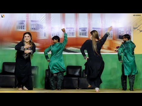 AY AAHDIN CHAN BAHU SOHNA AEY, CHAHAT BALOCH DANCE PERFORMANCE PUNJAB THEATER 2023