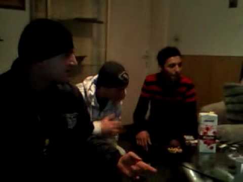 MuKii - Oynarken    Onur-Be-JoO-Abbus-FiraT-BüLenT