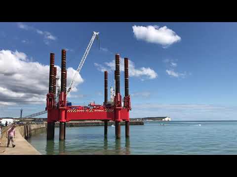 Wavewalker 1 Jack Up Barge/Platform Newhaven