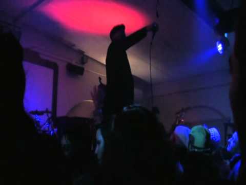 fido guido  musica e parole  live  cascina 01 1 2011