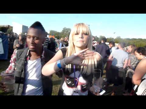 Shoutout from Bianca and Sian (Parade) to Bex!