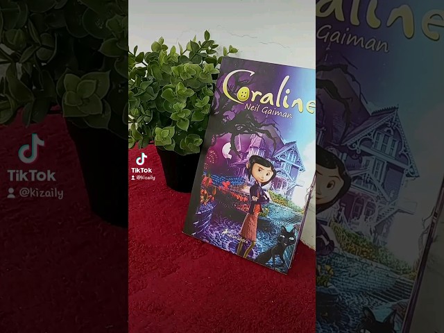 Vídeo relacionado con Coraline (Spanish Edition) (Colección Salamandra Middle Grade)