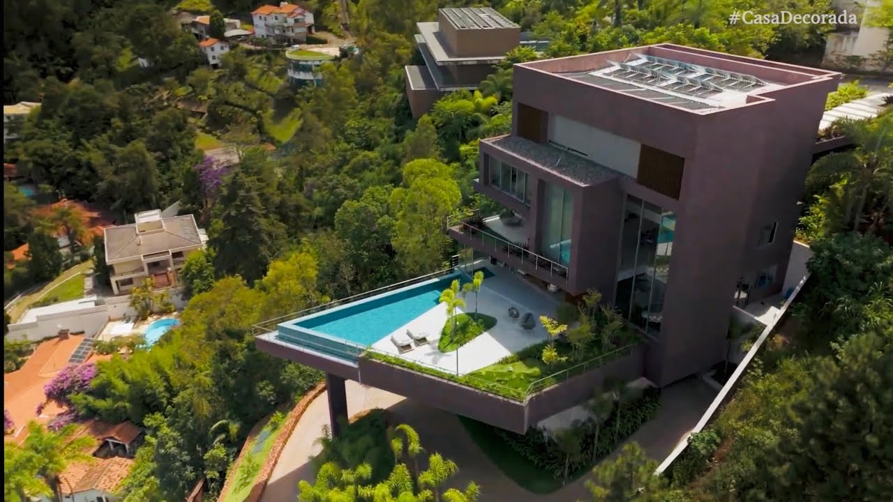 Suspended Architectural Manifesto, The House that Dominates the Heights with a King's View