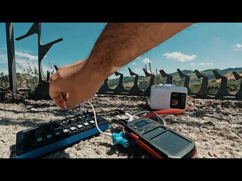 Roland Aira j-6 + KP2 + Walkman / Looping Ambient Jam 4