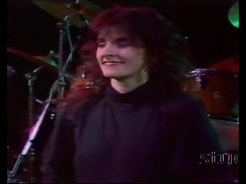 Manikins  - Scent (Live on Late Night Australia)