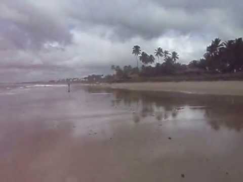 AMILTON REGIS CAMINHANDO NA PRAIA